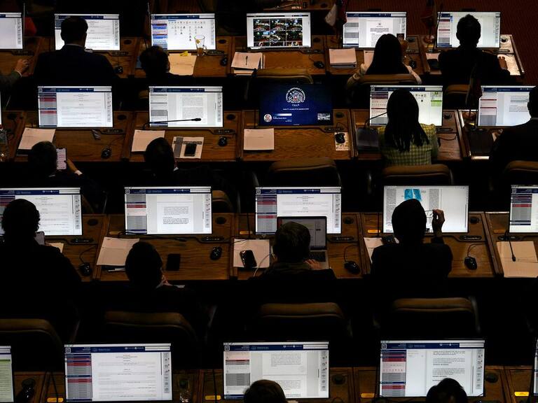 Cámara aprueba acuerdo condenando «actos irracionales de violencia» durante el estallido social