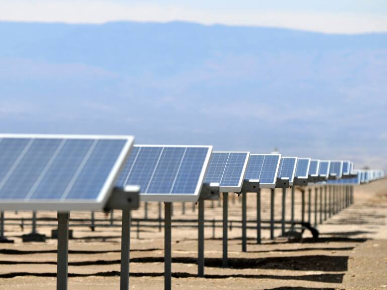 Vertimiento de energía en Chile: En 2024 se perdió energía solar suficiente para abastecer a más de 2 millones de hogares
