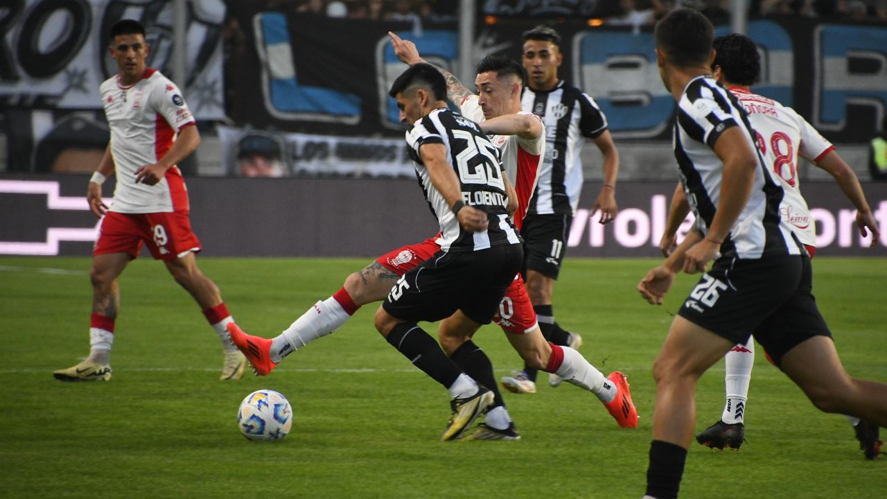 Central Córdoba da el gran golpe de la Copa Argentina eliminando al Huracán de Echeverría y Alarcón | X: Central Córdoba