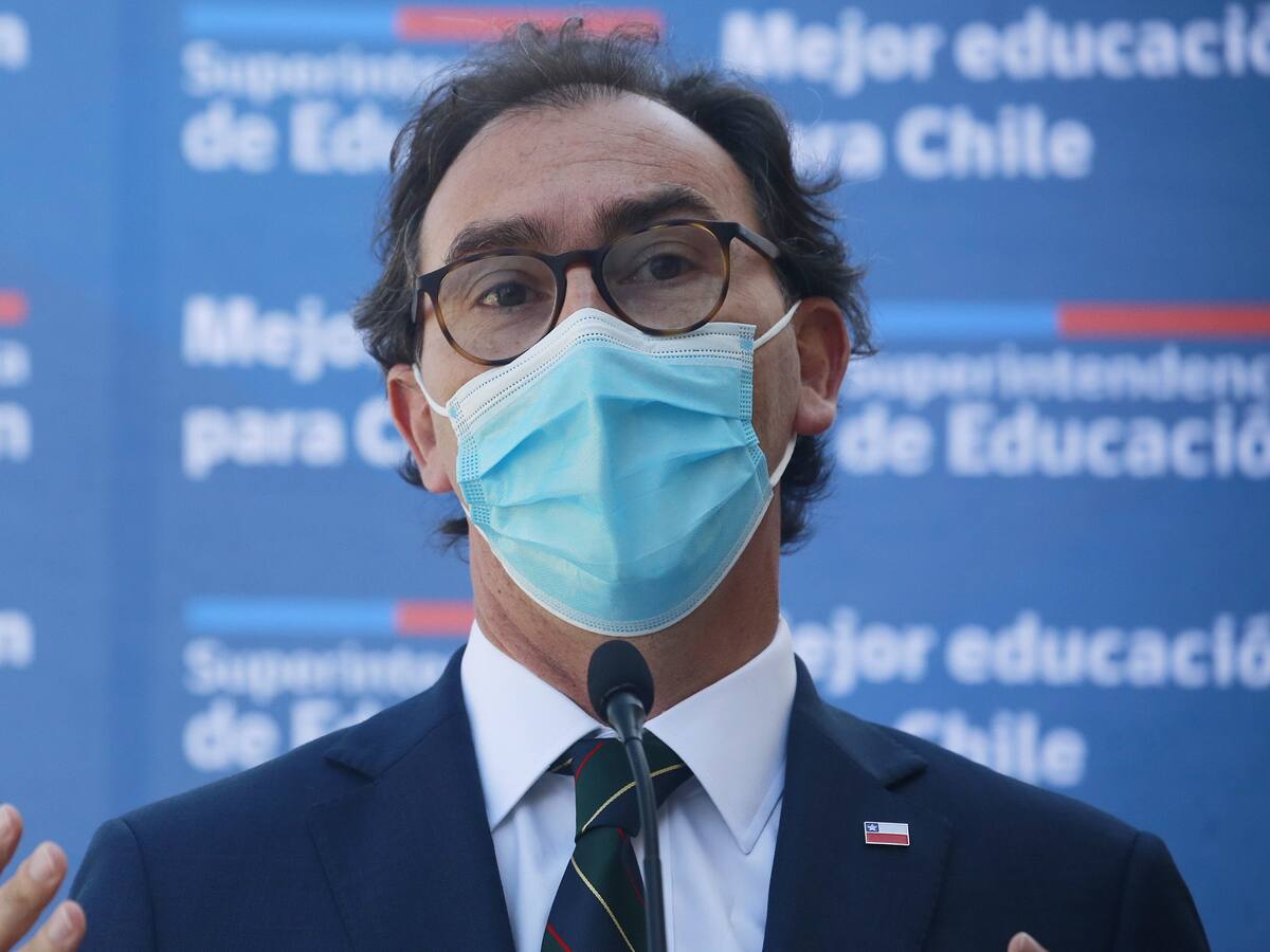 Ministro de Educación sobre el PIMS: «Es un síntoma infrecuente que puede ser detectado»