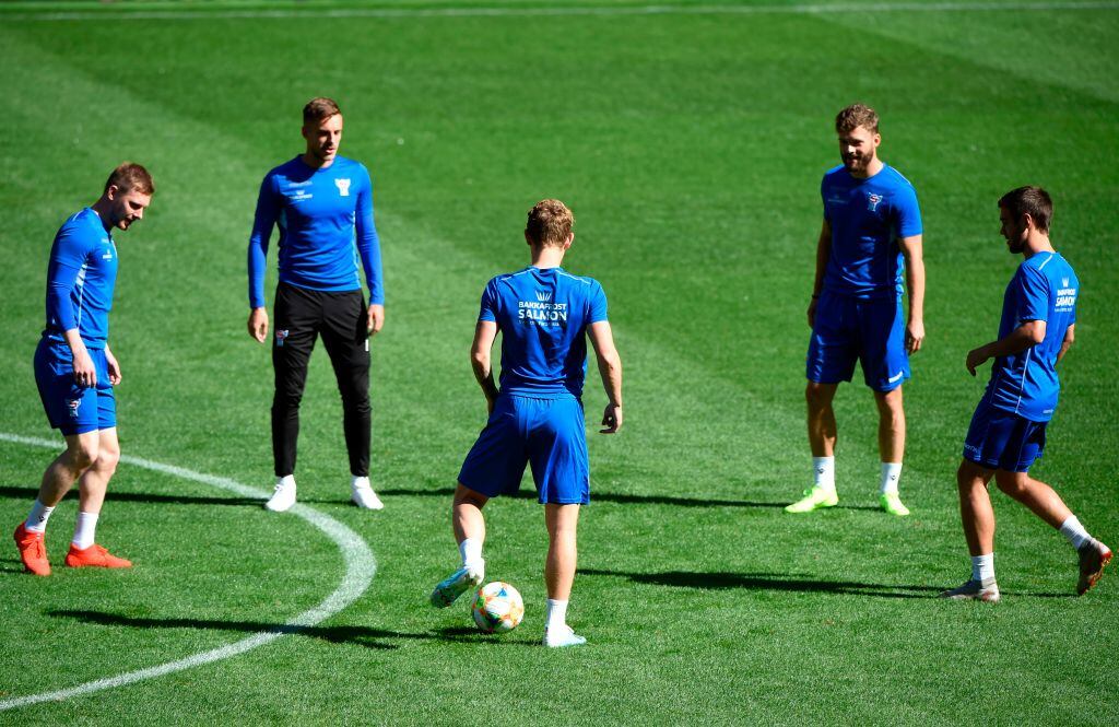 Los jugadores de Islas Feroe entrenando