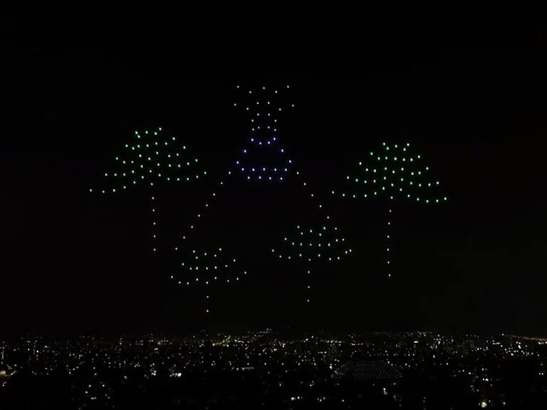 Captura show de luces Banco de Chile