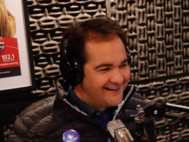 Conchalí: Denuncian a René de la Vega por despidos masivos y hostigamiento laboral