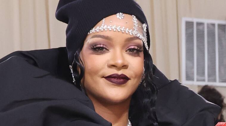 Al estilo 2000's: Rihanna reapareció para presumir su avanzado embarazo | Getty Images