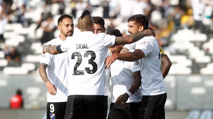 Revelan el sorpresivo DT que fue ofrecido a Colo Colo: brilló en Europa y fue compañero de Arturo Vidal