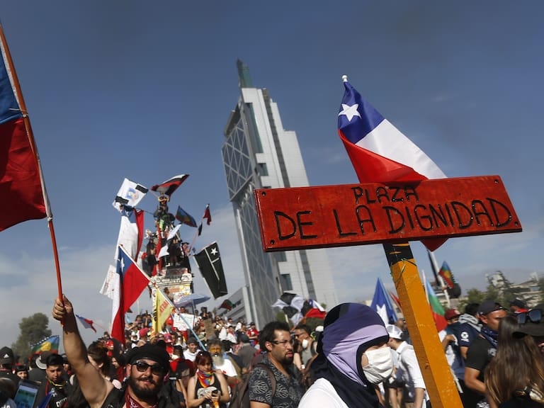 Pensemos Chile: El impacto y las consecuencias del estallido social en su segundo aniversario