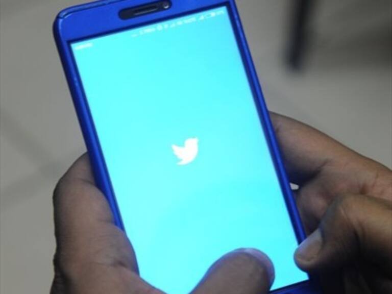 Twitter llama a cambiar la contraseña por una falla de seguridad
