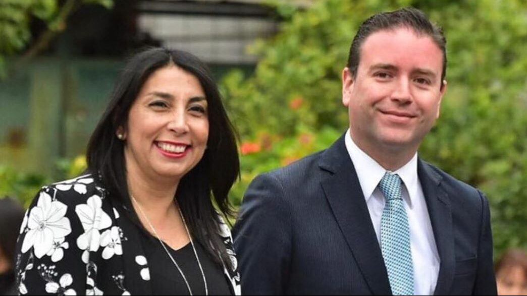 Denuncian a Karla Rubilar por uso de recursos públicos en campaña de su pareja