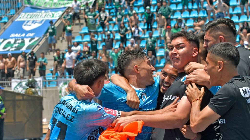 Deportes Iquique logra épica remontada ante Santiago Wanderers y deja a los caturros sin titulo en la Primera B