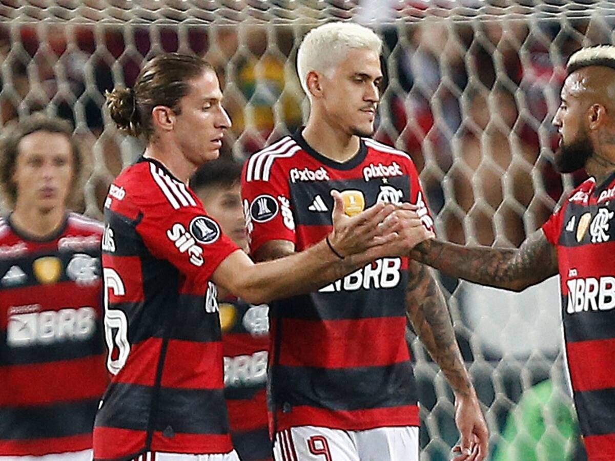Filipe Luís se rinde ante Arturo Vidal tras su salida de Flamengo: «Yo jugué con el mejor de la historia de Chile»