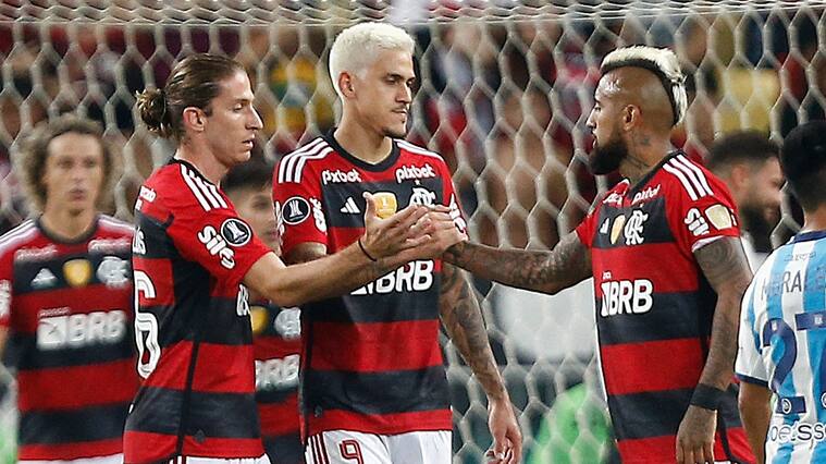 Filipe Luís se rinde ante Arturo Vidal tras su salida de Flamengo: "Yo jugué con el mejor de la historia de Chile"Filipe Luís se rinde ante Arturo Vidal tras su salida de Flamengo: "Yo jugué con el mejor de la historia de Chile"