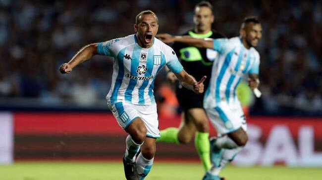 AVELLANEDA, ARGENTINA - FEBRUARY 09: Marcelo Diaz of Racing Club celebrates after scoring his side's first goal during a match between Racing Club and Independiente as part of Superliga 2019/20 at Presidente Peron Stadium on February 9, 2020 in Avellaneda, Argentina. (Photo by Gustavo Ortiz/Jam Media/Getty Images)