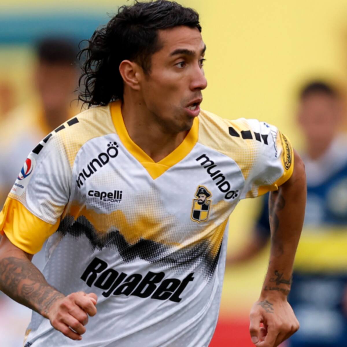 “No nos manejamos de esa manera”: la respuesta de Everton sobre rumor del fichaje de Luciano Cabral