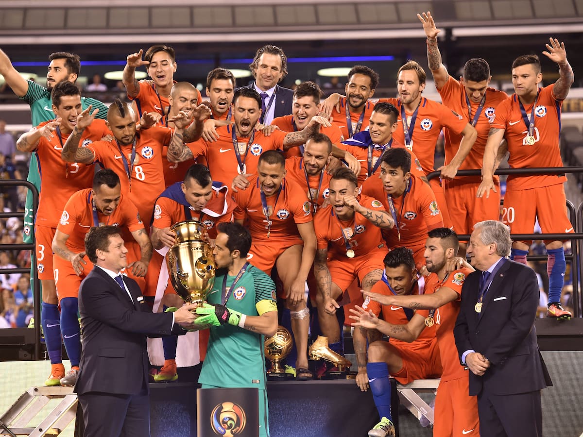 Bicampeón de América con Chile alaba a la UC: “Sabe a lo que juega (...) Se nota que es un equipo que está con confianza”