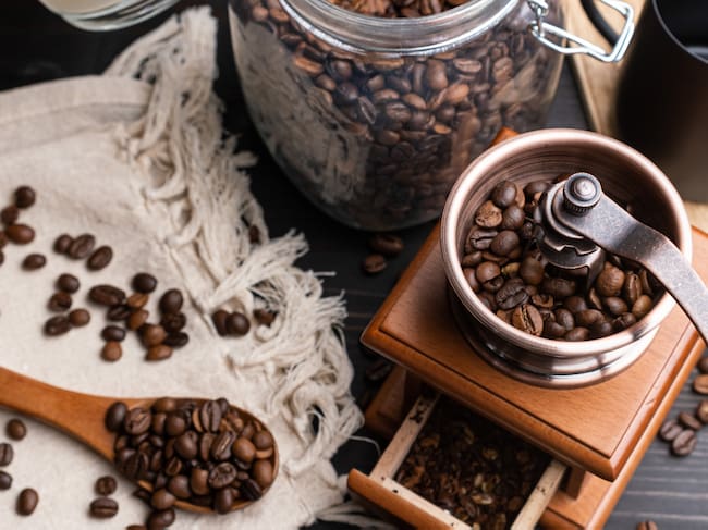 Precio del café se dispara mundialmente: este será su impacto en el mercado chileno