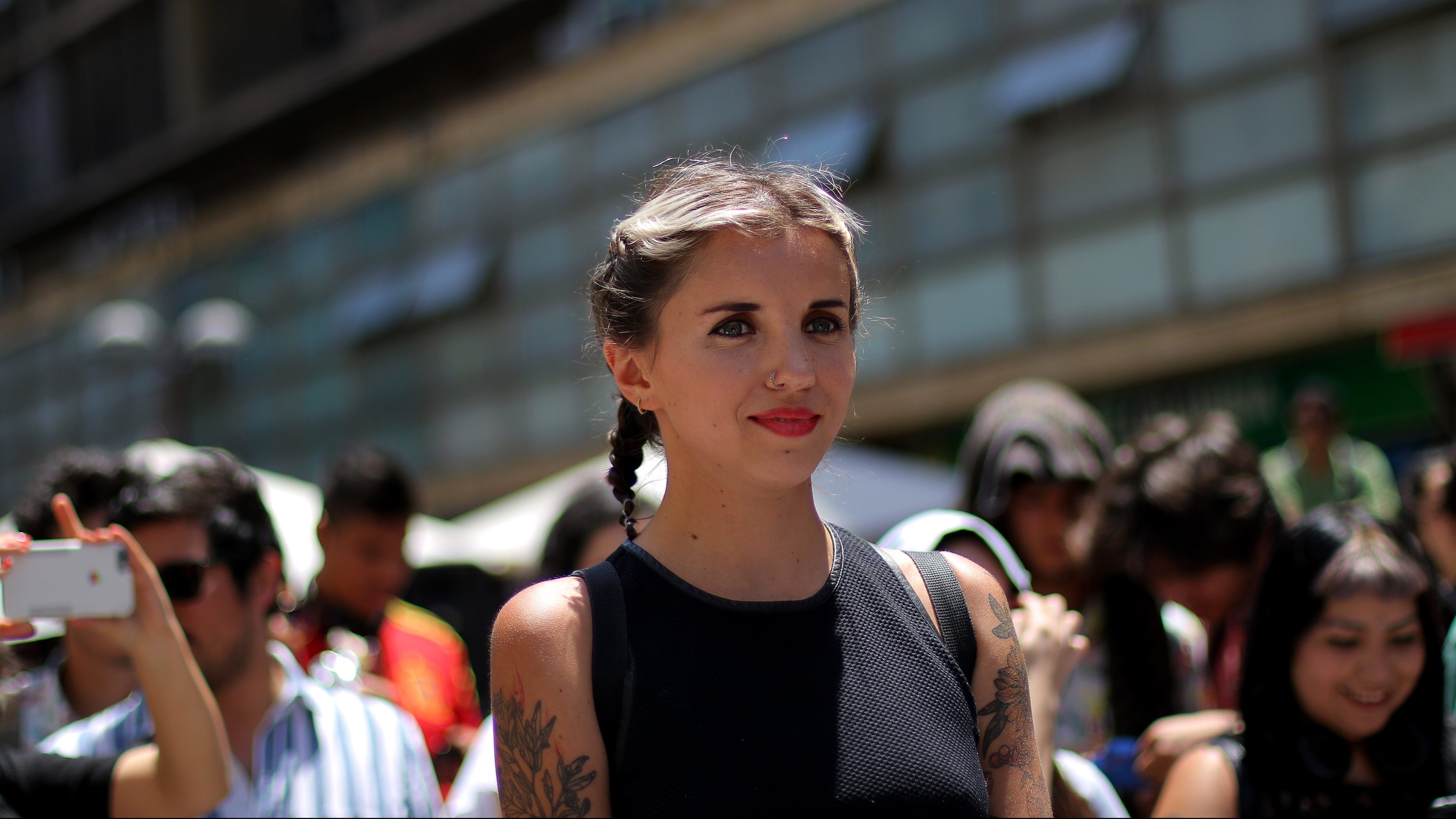 27 de Diciembre del 2018/SANTIAGOLa escritora Camila Gutierrez participa del lanzamiento de la versión 2019 del concurso de cuentos breves, "Santiago en 100 palabras", realizado en el paseo 21 de mayo, en el centro de la ciudad.
FOTO: HANS SCOTT /AGENCIAUNO