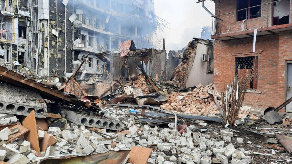 La destrucción que dejan los bombardeos en la ciudad ucraniana de Járkov