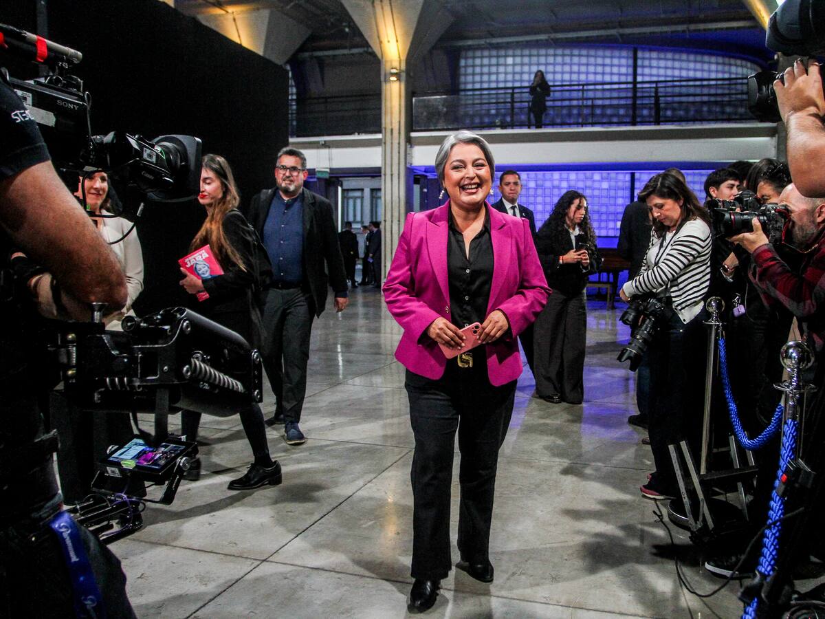 Jeannette Jara dice “compartir lo que hizo el presidente Piñera” y propone empadronamiento de inmigrantes ilegales