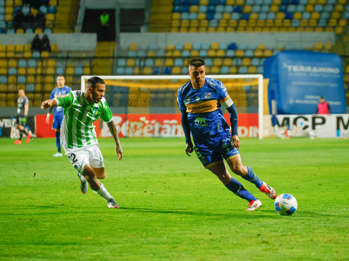 Los clubes del fútbol chileno que están bajo control de capitales extranjeros