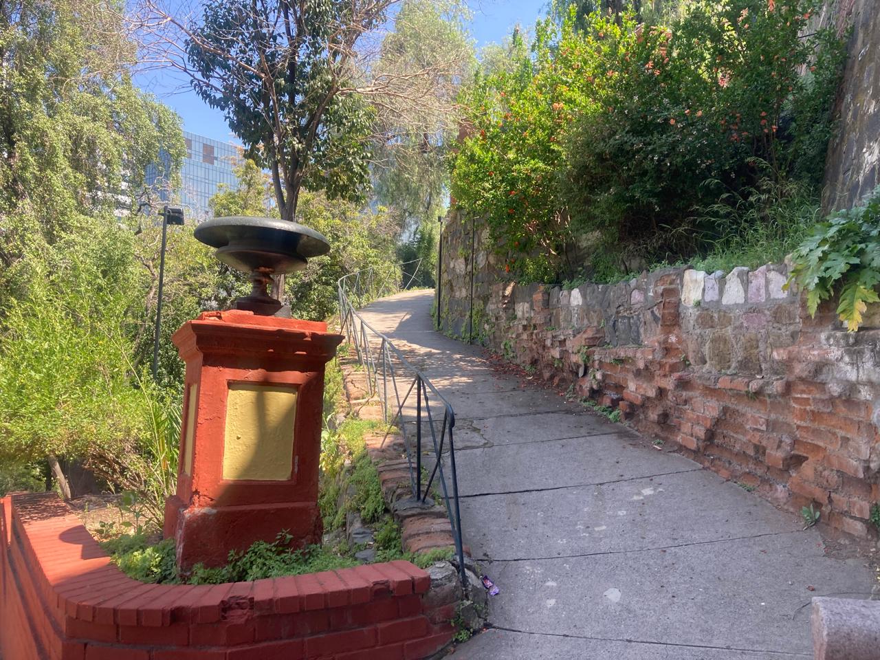 Reabren la histórica “Subida Las Niñas” del Cerro Santa Lucía