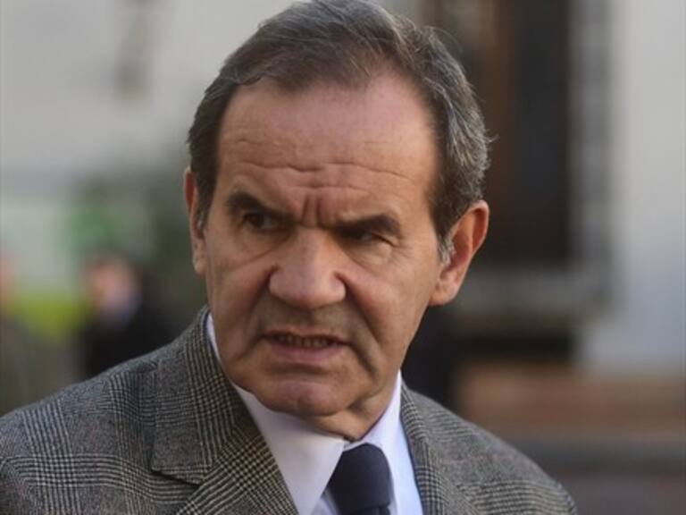 Allamand y la dictadura: «El error histórico de la derecha es haberse autodisuelto»