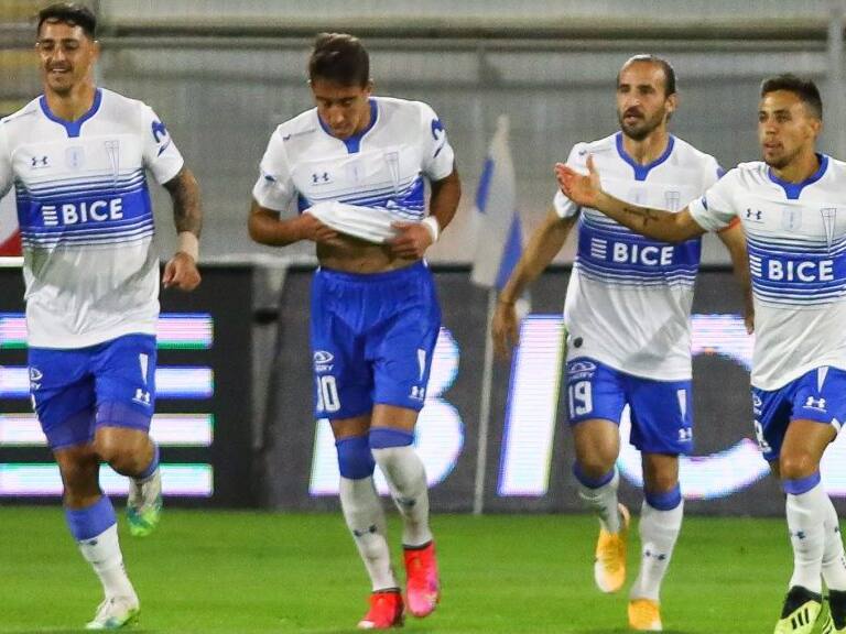 16 DE ABRIL DE 2021/SANTIAGOEl jugador Diego Buonanotte (d) marca el uno a cero frente a Curico Unido , durante el partido valido por la cuarta fecha del Campeonato Nacional AFP PlanVital 2021, entre Universidad Catlica y Curico Unido, disputado en el Estadio San Carlos de Apoquindo.
FOTO: SEBASTIAN ORIA/AGENCIAUNO