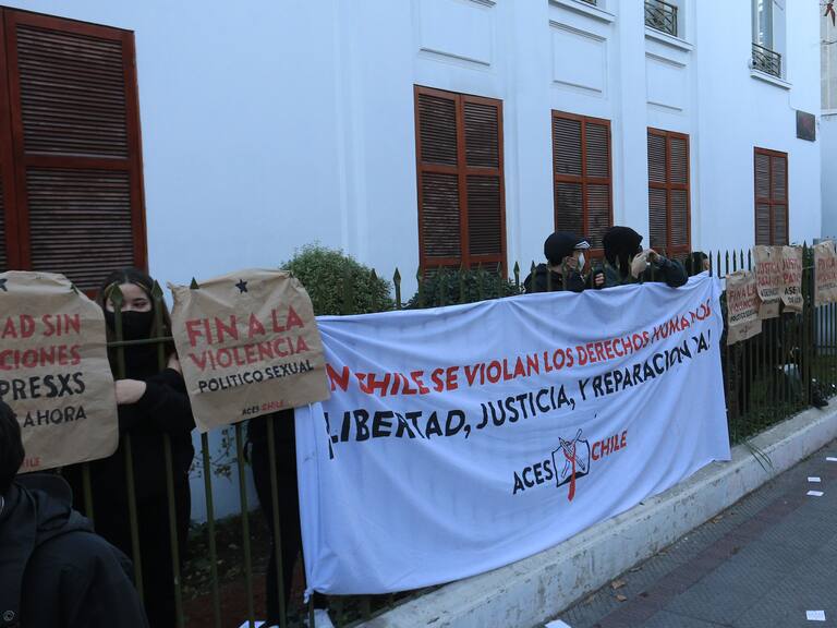 Tras ocho meses en toma: Contralor dio ultimátum al INDH para que en 30 días recupere su edificio