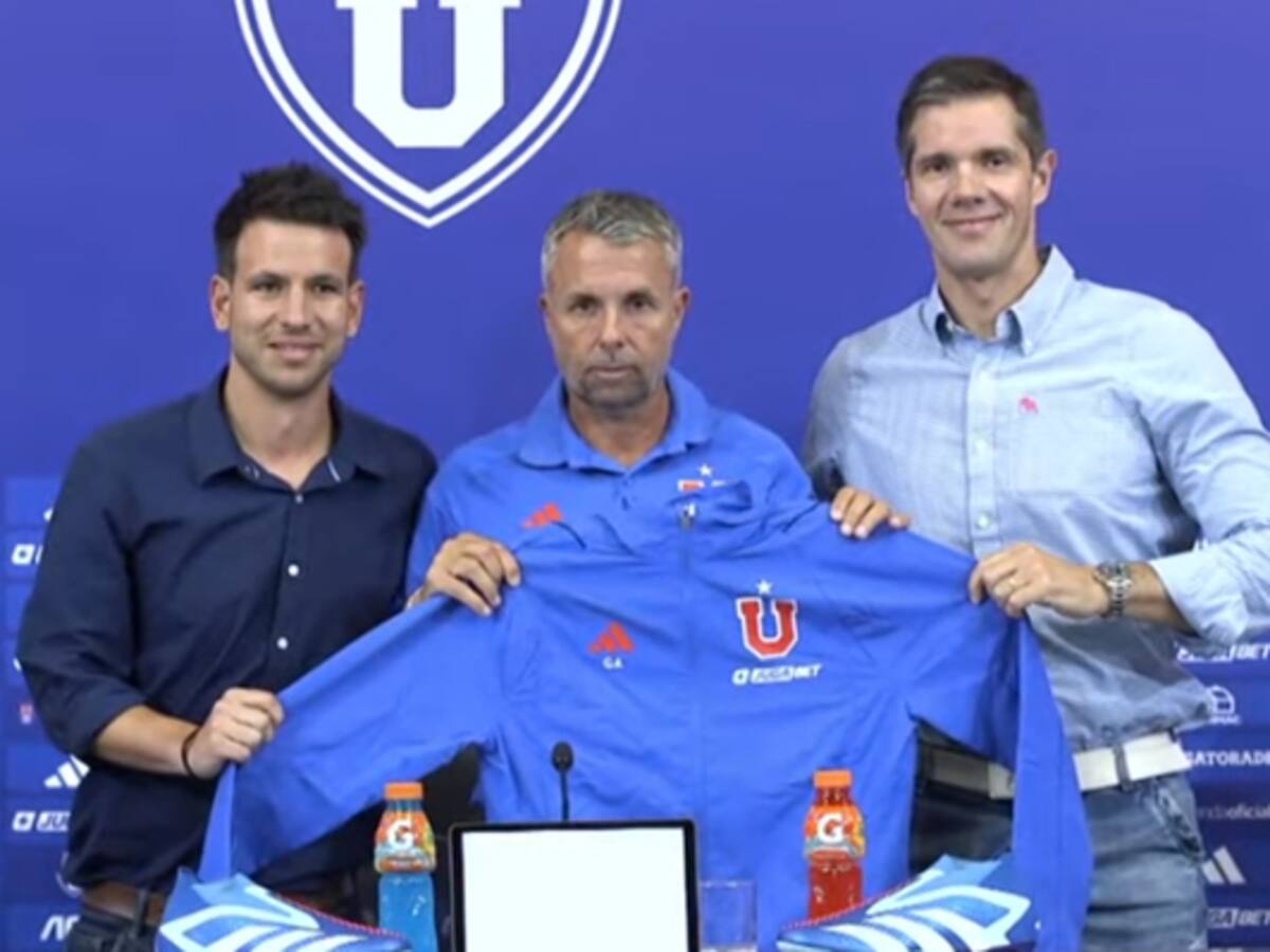 Clark aclara la situación de Gustavo Álvarez en la U: “Siempre que nos empieza a ir bien comienzan a aparecer estos rumores”