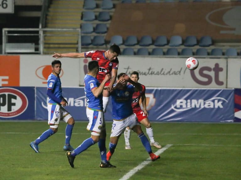 Audax y Huachipato igualaron en un tremendo partido en Rancagua y los floridanos quedaron como líderes del Campeonato Nacional