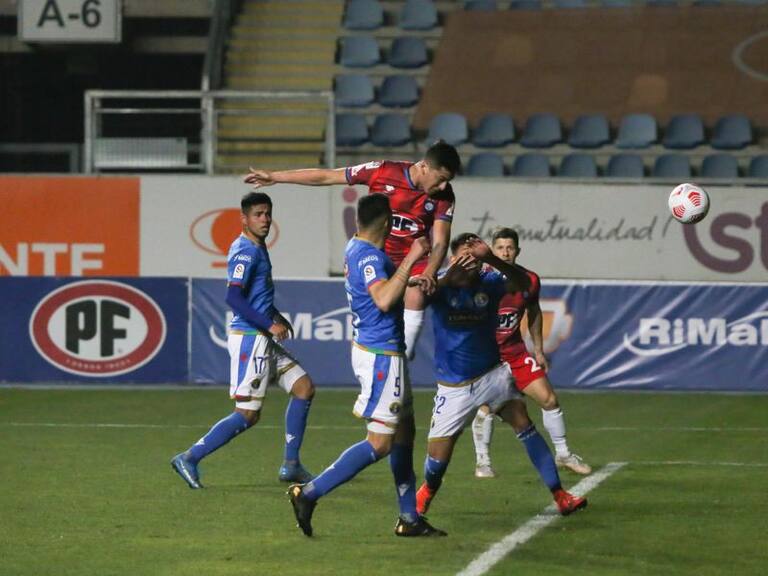 Audax y Huachipato igualaron en un tremendo partido en Rancagua y los floridanos quedaron como líderes del Campeonato Nacional