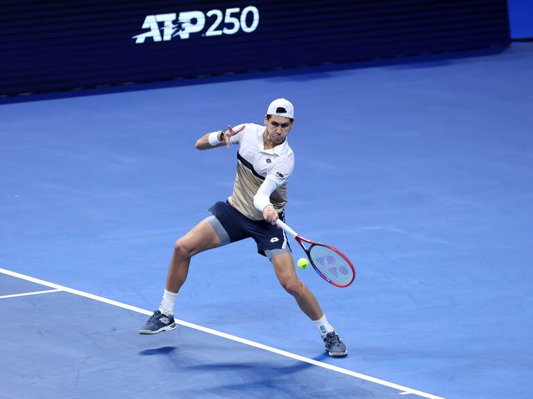 Djokovic acaba con su “bestia negra” tras eliminar a Tabilo en Atenas