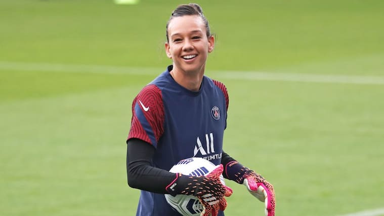 Christiane Endler during the match between FC Barcelona and PSG, corresponding to the second match of the semifinals of the Womens UEFA Champiions League, played at the Johan Cruyff Stadium, on 02th May 2021, in Barcelona, Spain. -- (Photo by Urbanandsport/NurPhoto via Getty Images)
