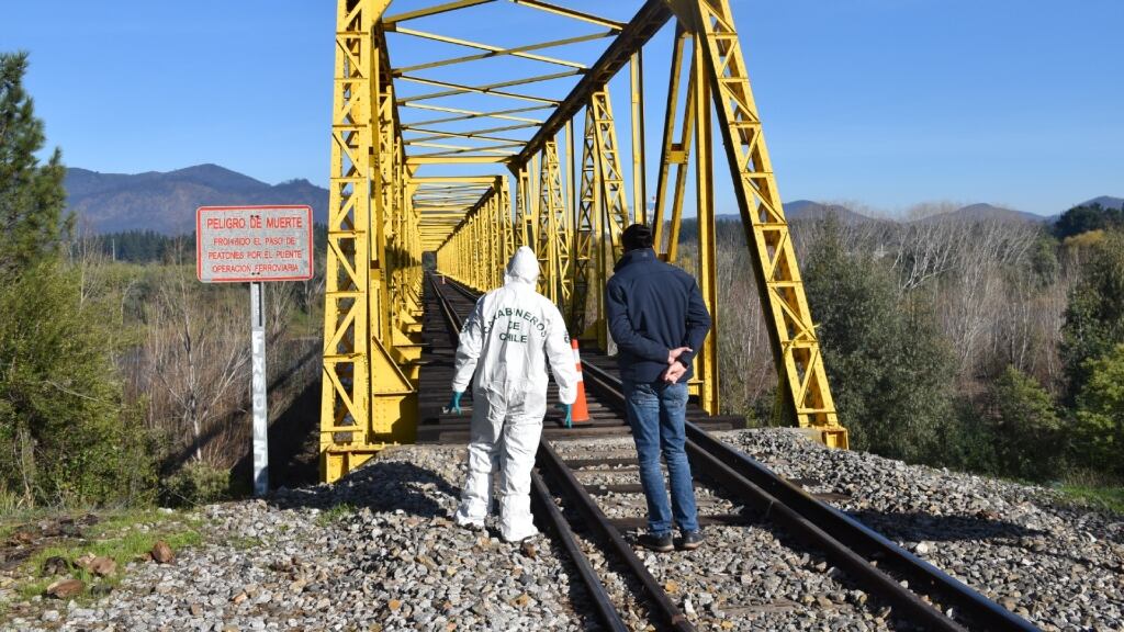 Puente ferroviario atentado Ñuble explosivos.