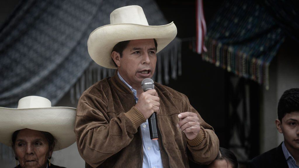 Pedro Castillo pidió a sus seguidores "mantener la calma" tras protestas por resultados de elecciones