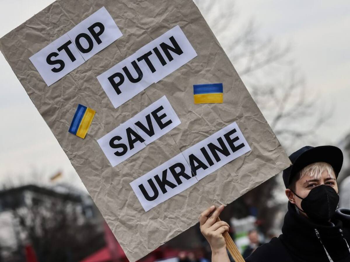 Bombardeos, desplazamientos, atochamientos: así han registrado las redes los ataques de Rusia a Ucrania