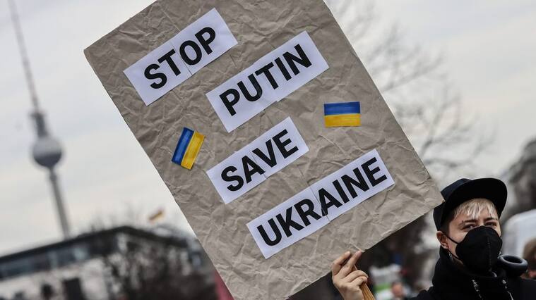 1020 ok / Ucranianos se manifiestan en contra la guerra de Rusia contra Ucrania en Berlín, Alemania