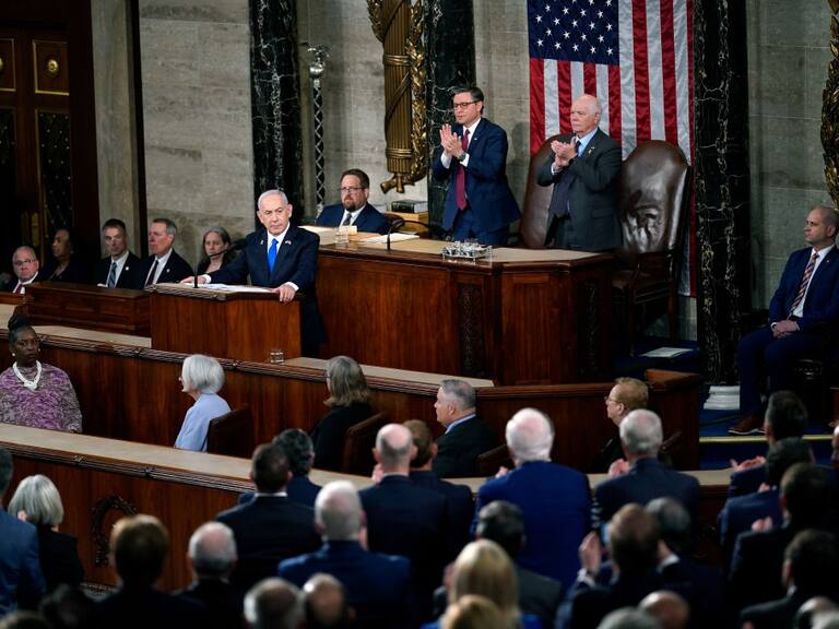 “Terminaremos el trabajo más rápido”: Netanyahu pide en Estados Unidos más armas para luchar contra Hamás