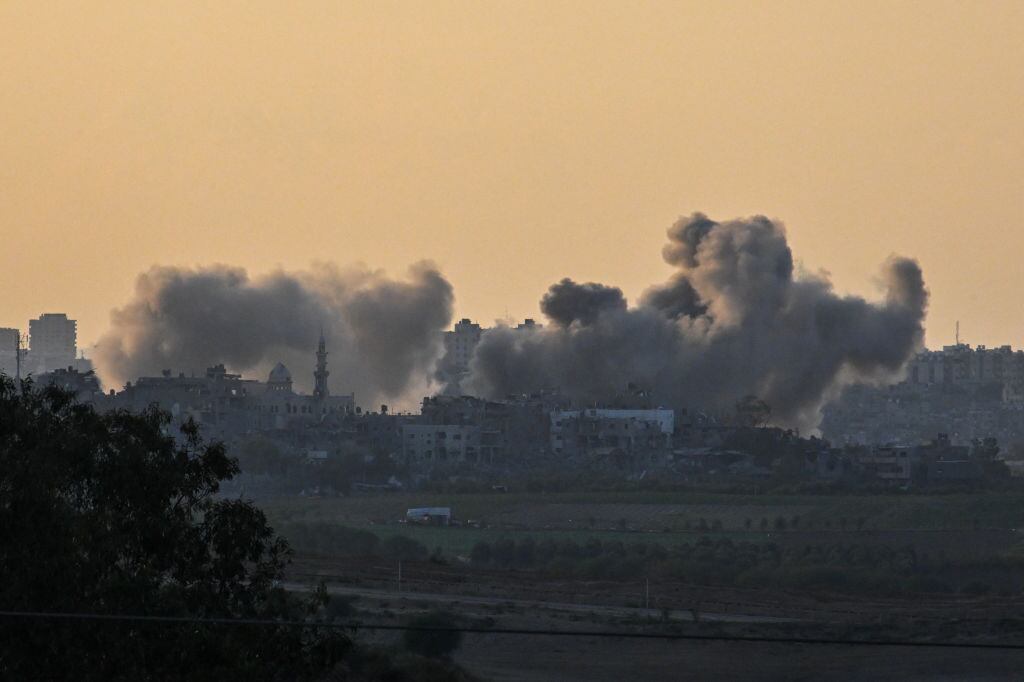 Israel mantiene los intensos bombardeos sobre la Franja de Gaza