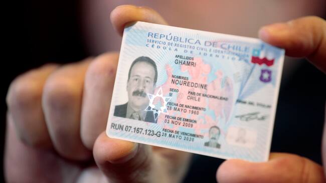 ¿Por qué generalmente no se puede sonreír en el carnet o pasaporte? Esta es la explicación