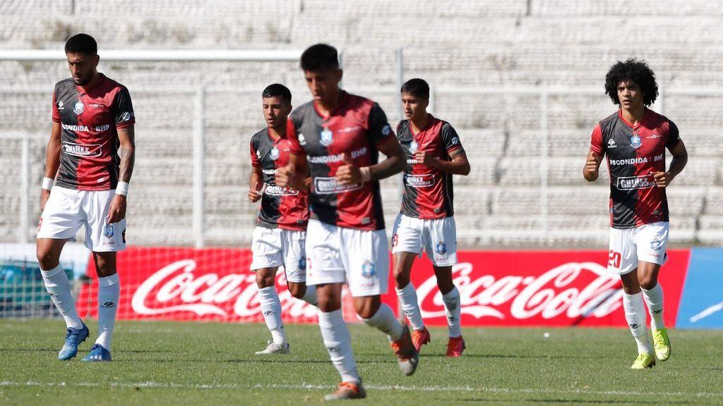 28 de Marzo del 2021/SANTIAGOEduard Bello(c) anota de penal su primer gol y el 3 a 0 de Deportes Antofagasta ,durante el partido valido por la Primera fecha del Campeonato Nacional AFP PlanVital 2021, entre Palestino vs Deportes Antofagasta, disputado en el Estadio Municipal de la Cisterna.
FOTO:FRANCISCO LONGA/AGENCIAUNO