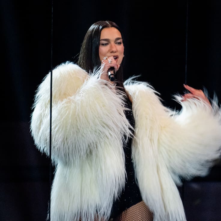 Dua Lipa demanda a Samsung y exige millonaria compensación: estos son los motivos