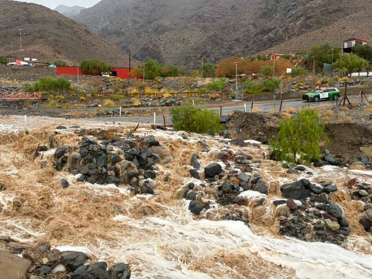 Sistema frontal en el norte de Chile: Senapred ordena evacuar sectores de Tocopilla por activación de quebradas