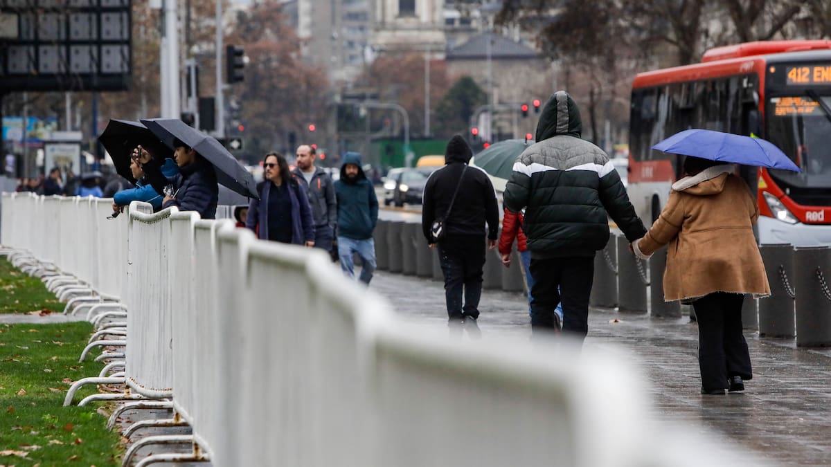 Lluvia en Santiago confirmada para este jueves 6 de agosto: ¿a qué hora comienza y cuántos mm caerán?