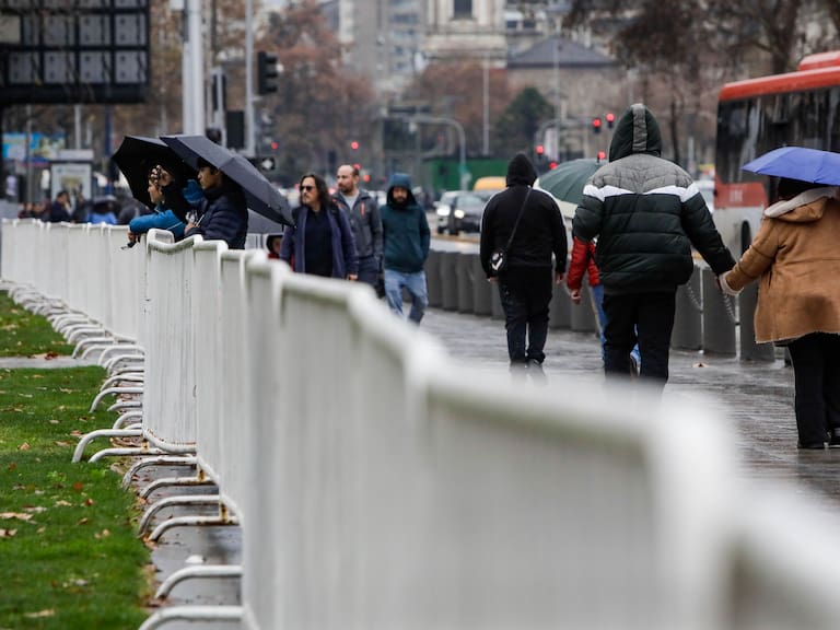 Lluvia en Santiago confirmada para este jueves 6 de agosto: ¿a qué hora comienza y cuántos mm caerán?