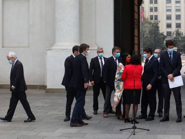 Parte de lo que fue la jornada intensa de este viernes en La Moneda. Foto: Agencia Uno