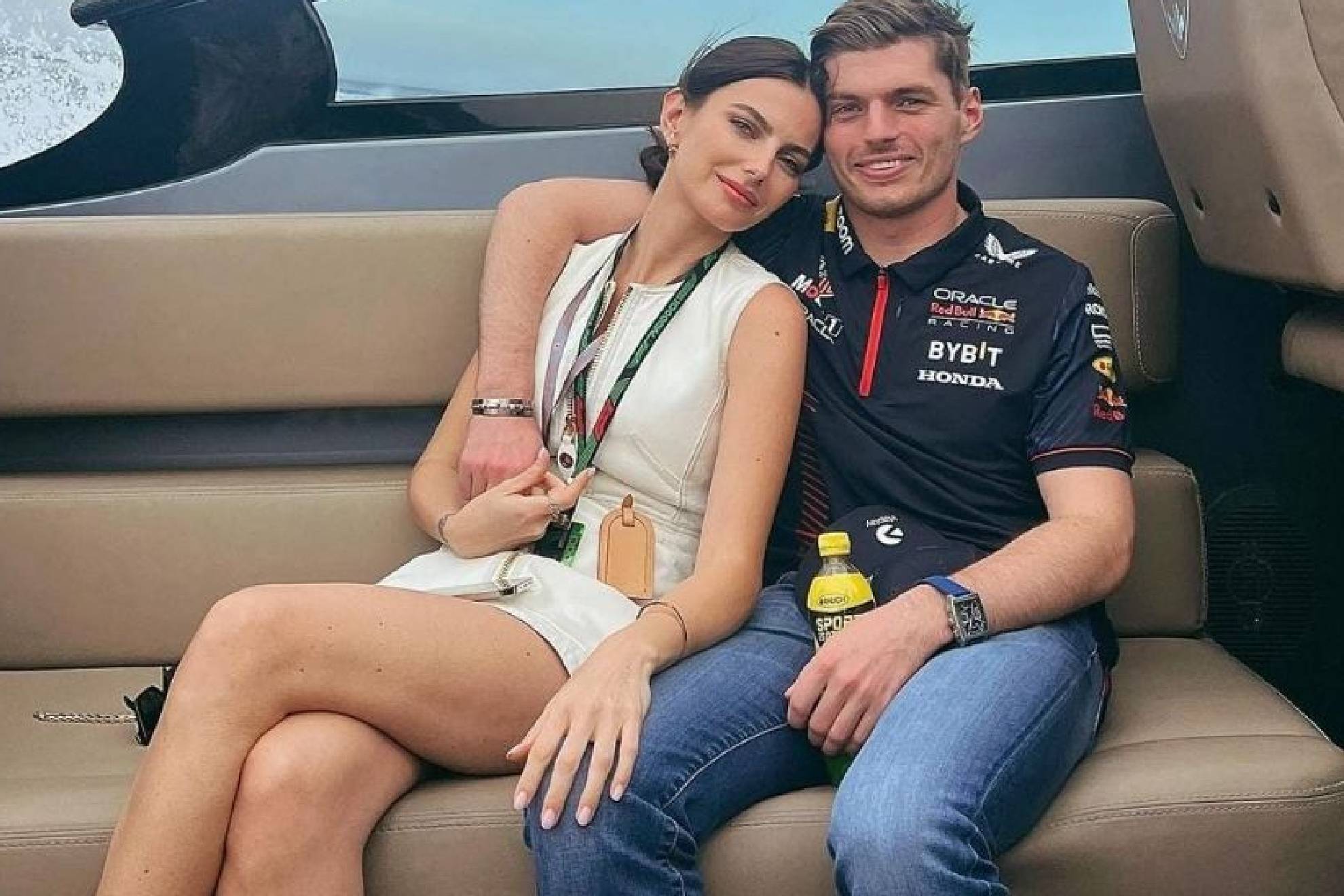 El título venía con la marraqueta bajo el brazo: Max Verstappen y Kelly Piquet serán padres por primera vez