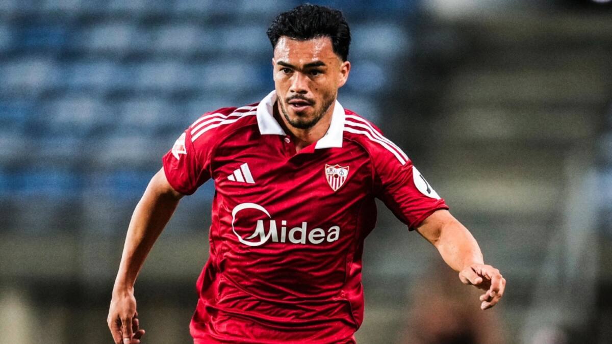 Gabriel Suazo debuta con asistencia en su primer amistoso con Sevilla