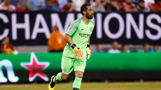 EAST RUTHERFORD, NJ - JULY 25: Claudio Bravo #1 of Manchester City moves the ball against Liverpool during their match at MetLife Stadium on July 25, 2018 in East Rutherford, New Jersey. (Photo by Jeff Zelevansky/Getty Images)
