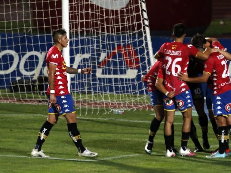 31 DE ENERO DE 2021/CURICÒ. Durante el partido válido por la vigésimo quinta fecha del campeonato AFP Planvital, entre Curicó Unido y Unión Española, disputado en el Estadio Bicentenario La Granja. FOTO: GABRIEL SILVA/AGENCIA UNO