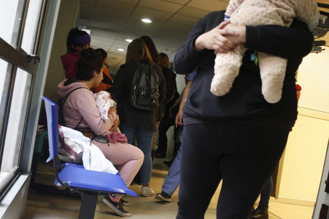 19 de Julio del 2019/SANTIAGO
Diputados y dirigentes de la Multigremial realizan una inspeccin a la urgencia infantil del Hospital Felix Bulnes
FOTO:SEBASTIAN BROGCA/AGENCIAUNO